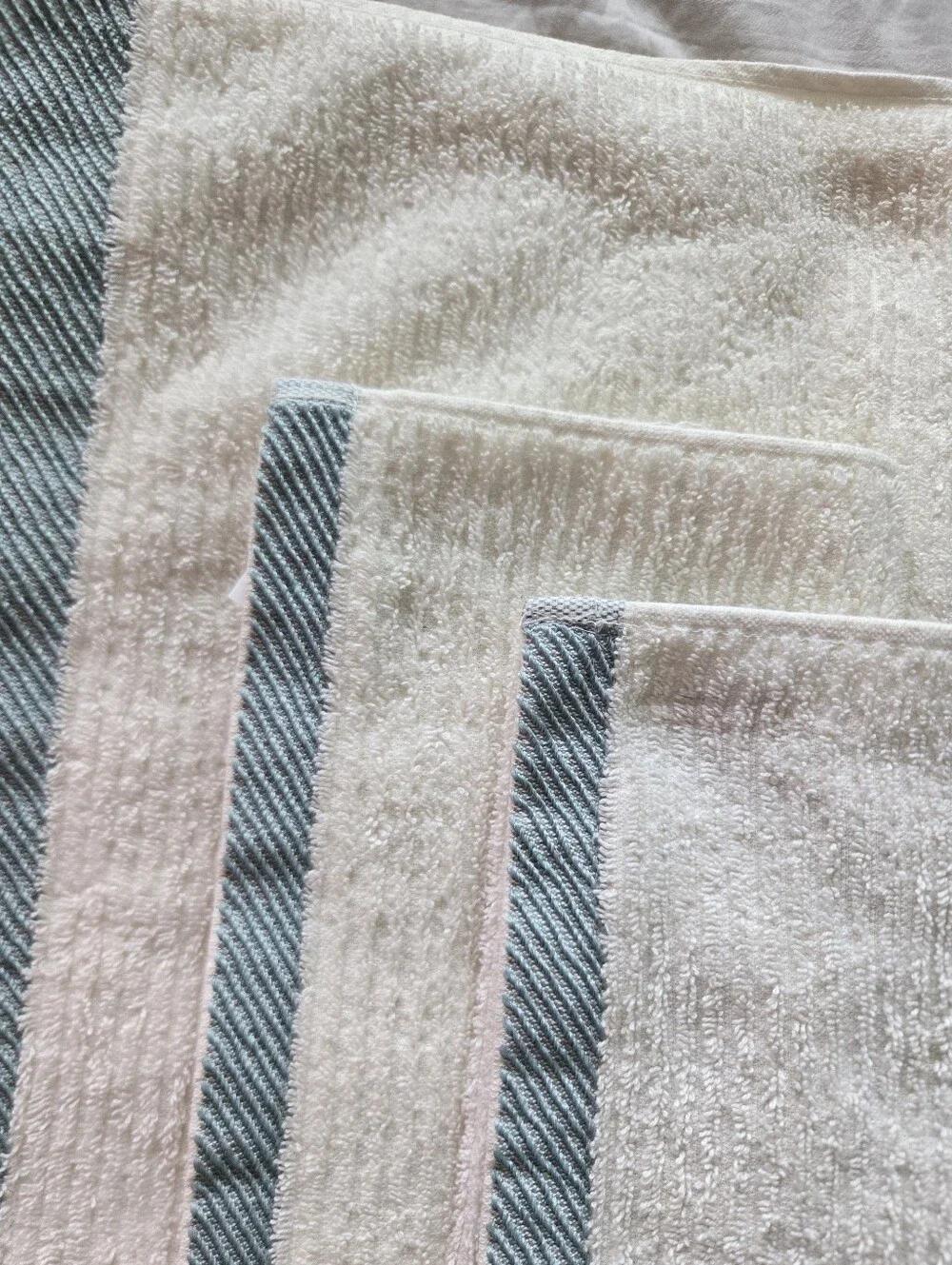Better Homes & Gardens 3-pc Cream Bath Towel Set with Blue/Turquoise/Gray Trim